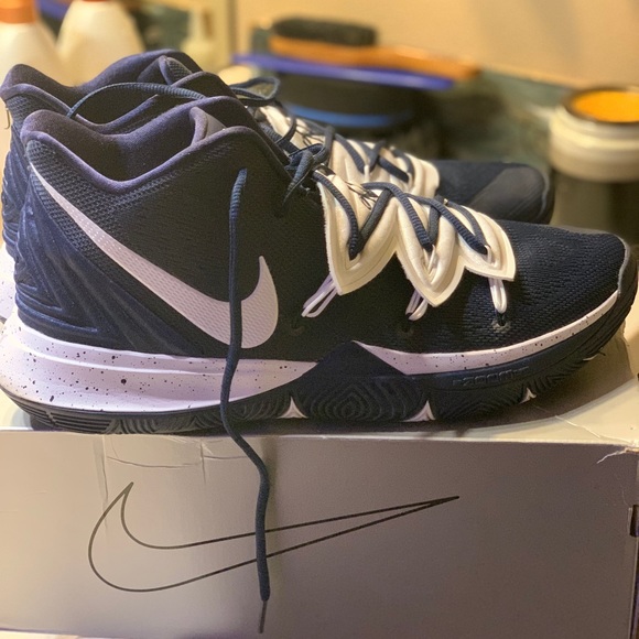 Kyrie 5s TB -Size:14 - Picture 3 of 5